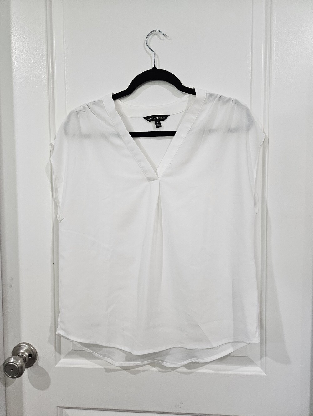 White V-Neck Banana Republic Short Sleeve Blouse
